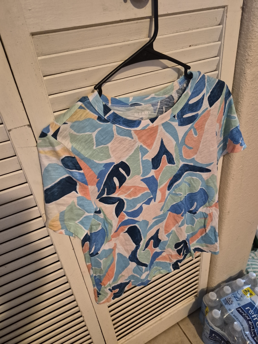 Old Navy Short-Sleeve Leaf Print Tee - Blue, Peach, Mint